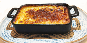 Hibou Bistro Grec Perpignan propose une moussaka authentique, plat grec maison délicieux