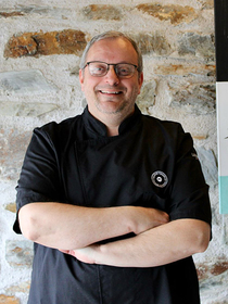 La Côte Vermeille Port Vendres • Emile Noguera chef cuisinier du restaurant ( ® la côte vermeille)