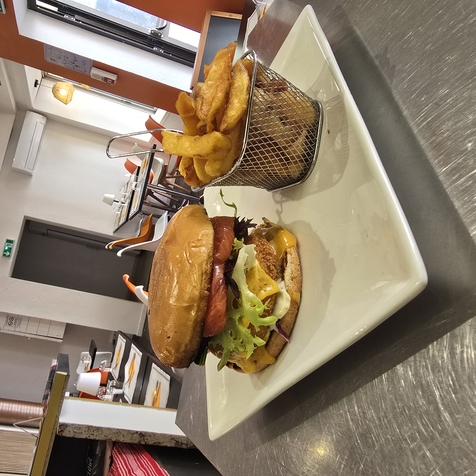 Burger maison  Au coin gourmand Perpignan 