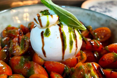 Restaurant Côté Pizza by spaghetteri aldo au centre ville de Perpignan • Salade Tomates Burrata