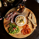 CAMEMBERT RÔTI ET CHARCUTERIE RESTAURANT LA TABLE DES SECRETS À PERPIGNAN