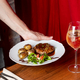 RÔTI DE PORC ET SES POMMES DE TERRE GRENAILLE RESTAURANT LA TABLE DES SECRETS À PERPIGNAN