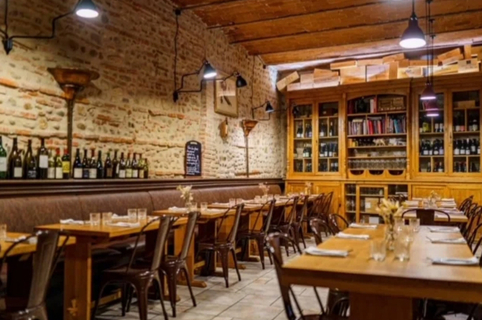 Le Divil est un restaurant à viandes à Perpignan en centre-ville dont l'une des spécialités est de proposer des viandes mâturées et affinées.