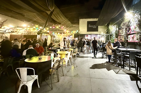 Les Halles Vauban Perpignan : nombreux restaurants et étals gourmands pour manger sur place ou à emporter, en centre-ville.